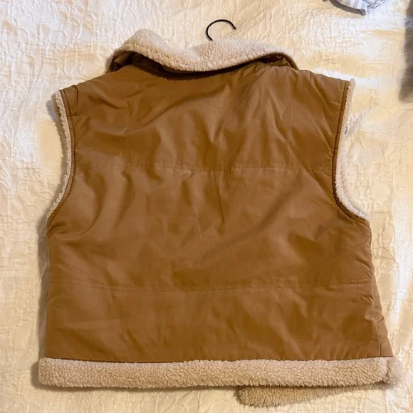 Elodie Brown Sherpa-Lined Kids Vest - Picture 3 of 3